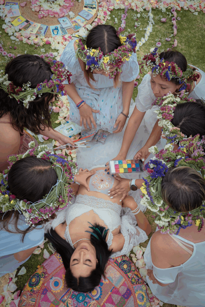 Alternativas espirituales al baby shower tradicional en México - Alternativas espirituales al baby shower Baby blessing con Maga y Sabiduría de luna llena